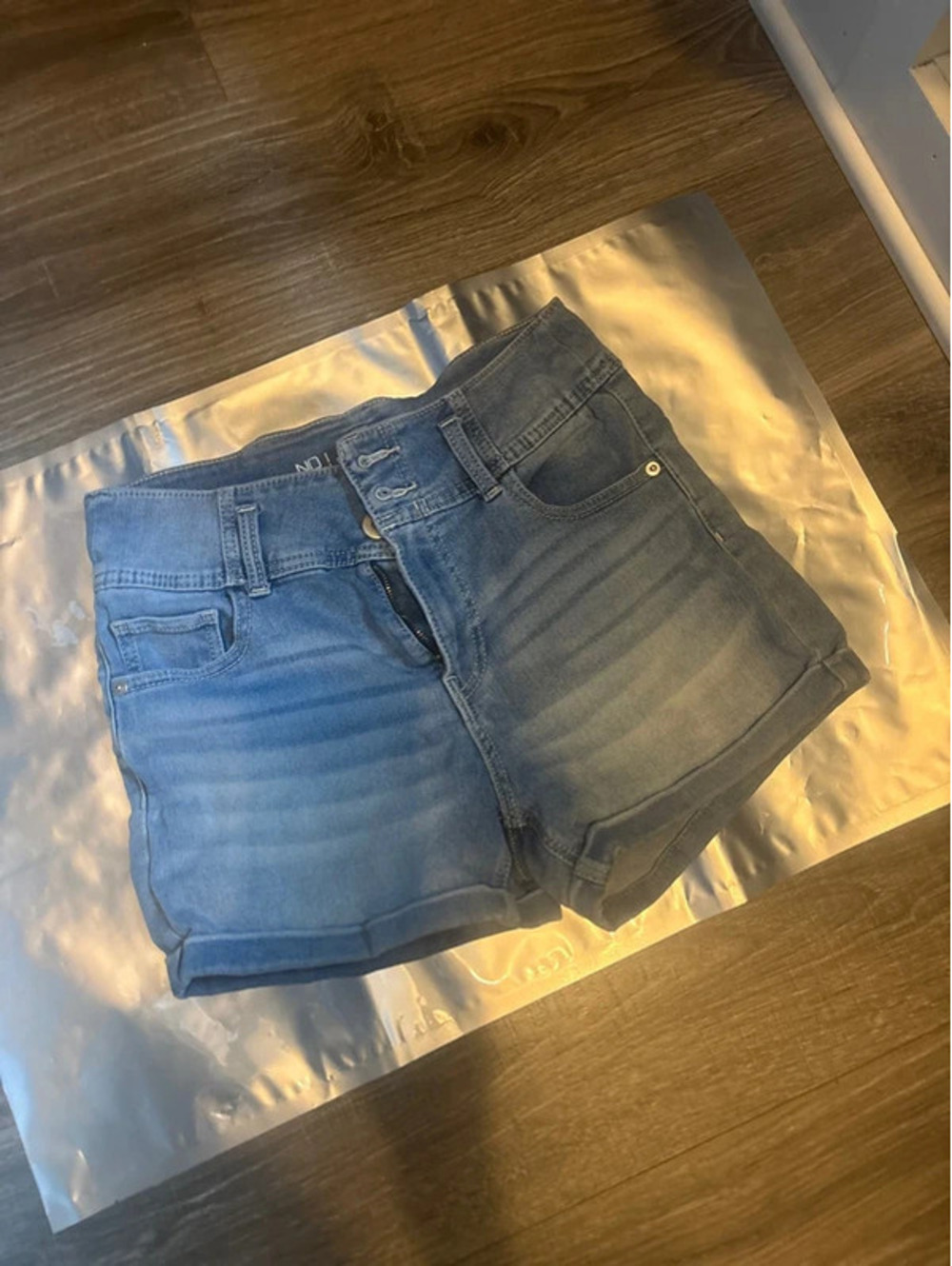 No boundaries size junior nine jean shorts